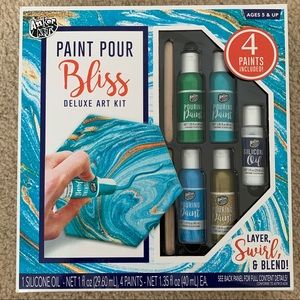 Paint pour deluxe art craft kit NEW IN BOX